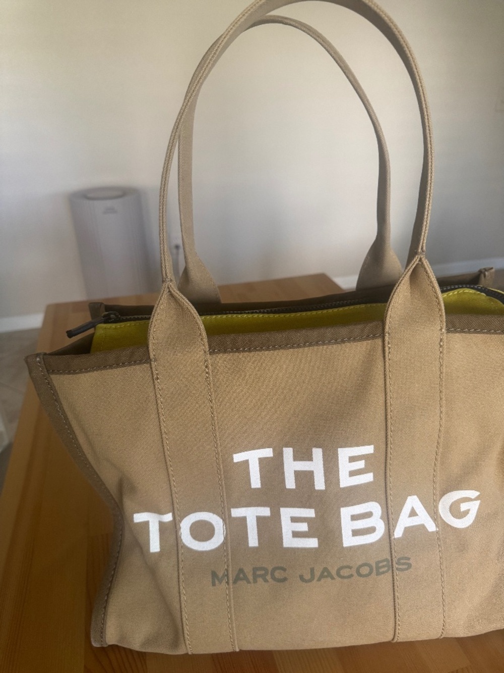 Marc Jacobs The Large Tote Bag Beige Canvas Lime Green Interior Zip Top